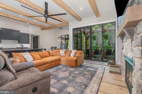 2054 Church Rd, Hummelstown PA exterior