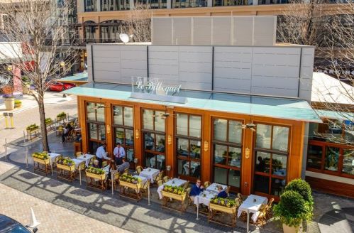 3364 Knollwood Dr, Atlanta GA 30305-1022 exterior