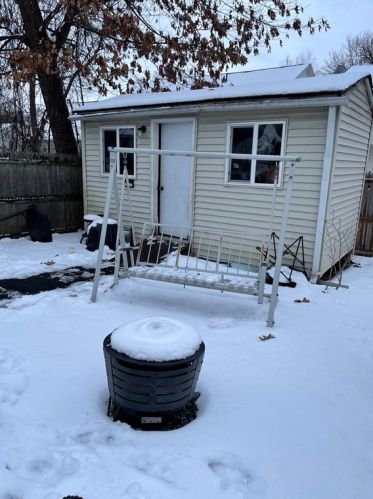 138 Avery St, Springfield MA 01119-1108 exterior