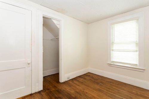 1000 Tamarack Ave, Grand Rapids MI 49504-3038 exterior