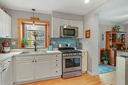 6304 Peterson Ave, Chicago IL 60646-4619 exterior