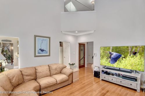 19 Cres Rd, Old Bridge NJ 08857-4101 exterior