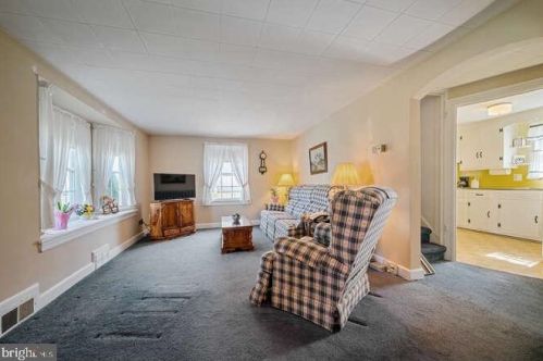 140 Acres Dr, Trenton NJ 08690-3914 exterior