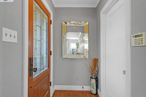 1460 Bancroft Way, Berkeley CA 94703-1759 exterior