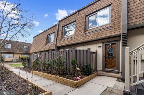 3893 Manzanita Pl, Alexandria, VA 22309-1426