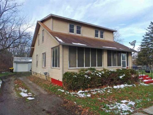 134 Canal St, Chesaning, MI 48616-1510