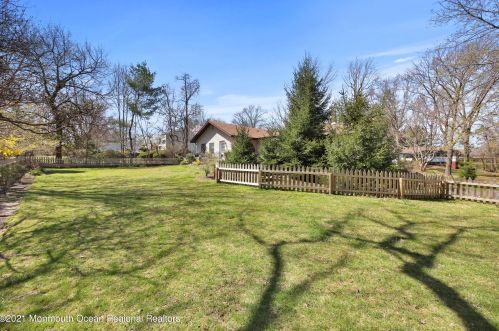 26 Iler Dr, Middletown NJ 07748-3322 exterior