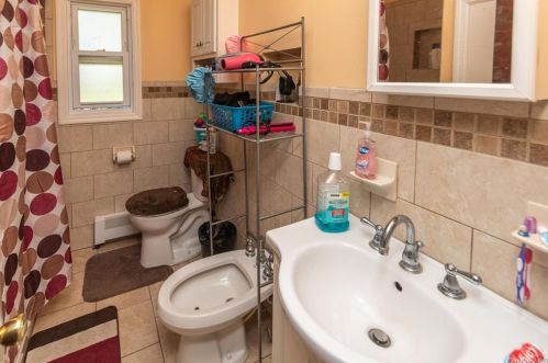 19 Briarwood Dr, Poughkeepsie NY 12601-5529 exterior