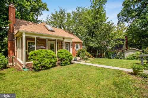 322 Highview Pl, Silver Spring, MD 20901-4808