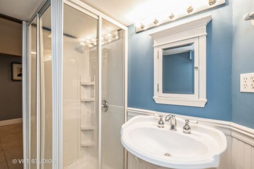 5000 Lawler Ave, Chicago IL 60638-2111 exterior