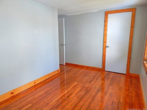 62 Pearl St, Seymour CT 06483-3709 exterior