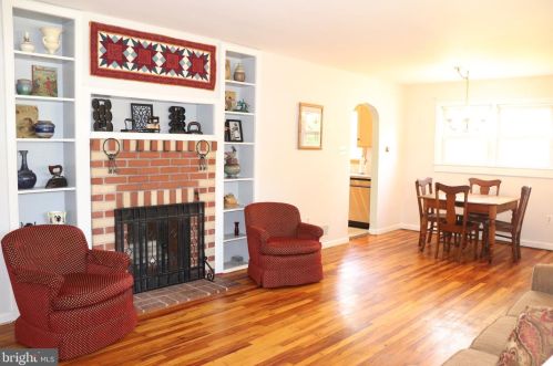 727 Chestnut St, Limerick PA 19468-2117 exterior