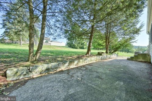 752 Nyes Rd, Hummelstown PA 17036-8688 exterior