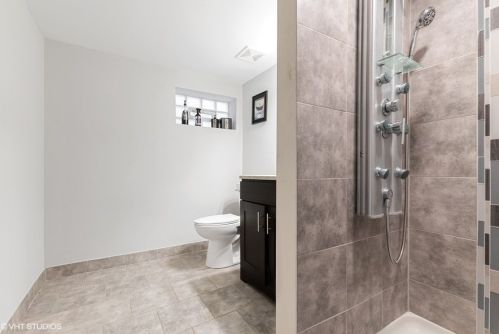 9529 Hamilton Ave, Chicago IL 60643-1119 exterior