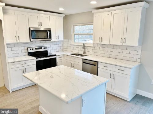 1525 Princess Anne Dr, Lancaster, PA 17601-5628