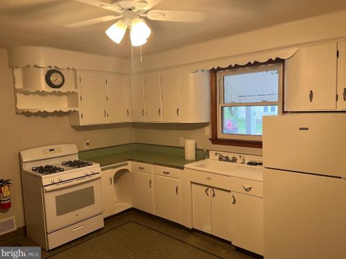 1125 Parkway Ave, Trenton NJ  08628-3014 exterior