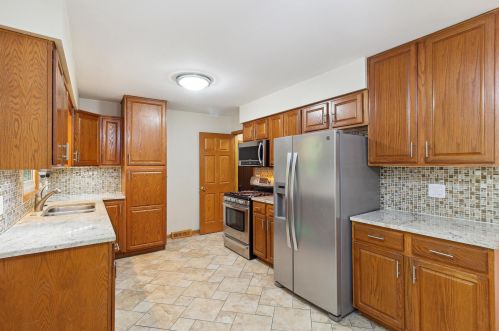 1905 Eldon St, Grand Rapids MI 49525-1549 exterior