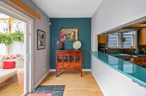 2152 Farragut Ave, Chicago IL 60625-1204 exterior