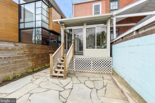 123 Peyton St, Alexandria VA 22314-2723 exterior