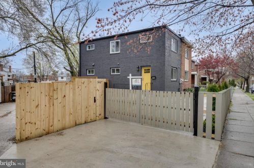 5112 Southern Ave, Washington DC 20019-5848 exterior