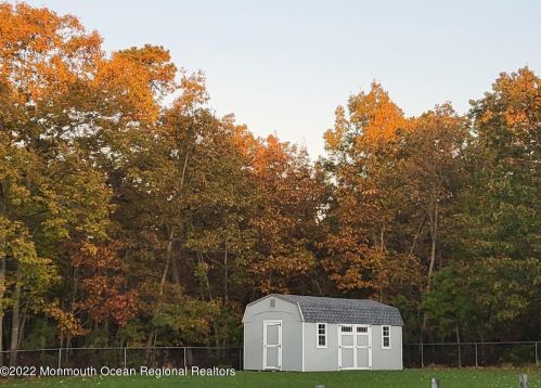 660 Berkeley Ave, Berkeley Township NJ 08721-3703 exterior