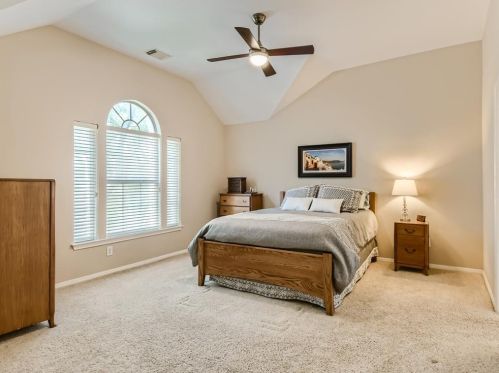 4333 Cyn Gln Cir, Austin TX 78732-2185 exterior