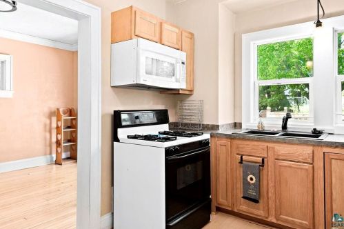 811 9th St, Duluth MN 55805-1404 exterior