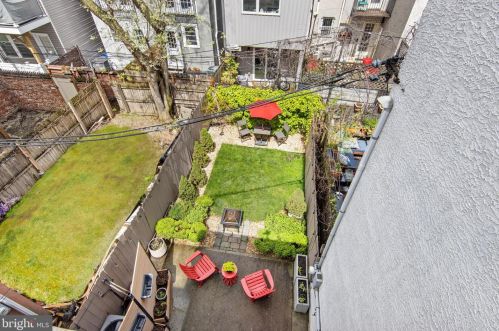 2137 Christian St, Philadelphia PA  19146-1209 exterior