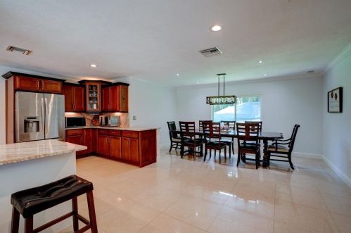 8470 Mizzen Dr, Boynton Beach FL 33472-2721 exterior