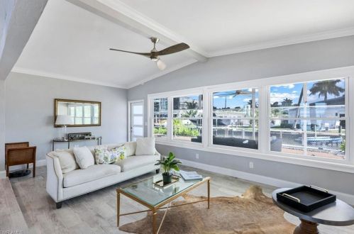 1809 Hbr Ln, Naples FL 34104-0317 exterior