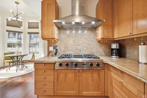 66 De Silva Is Dr, Mill Valley CA 94941-3037 exterior