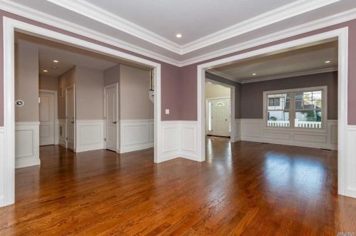 111 Woodlawn Ave, Valley Stream NY exterior