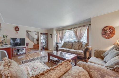 73 Stuart Dr, Poughkeepsie NY 12603-4719 exterior