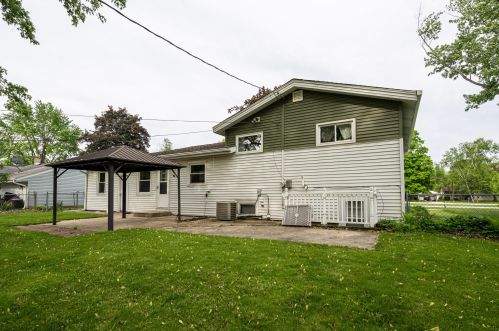 8456 51, Milwaukee WI 53223-3002 exterior