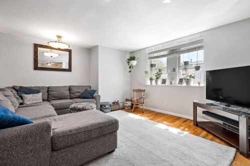 72 Cottage St, Boston, MA