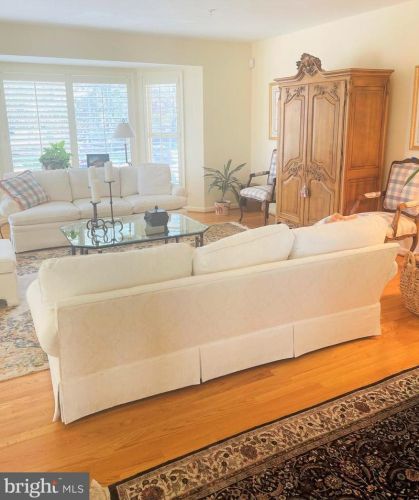 11351 Morning Gate Dr, Rockville MD  20852-3147 exterior