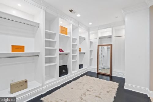 1645 Kirby Rd, Mc Lean VA  22101-3240 exterior