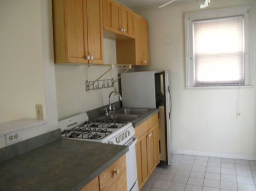 51 Clinton St, Poughkeepsie NY  12601-2500 exterior