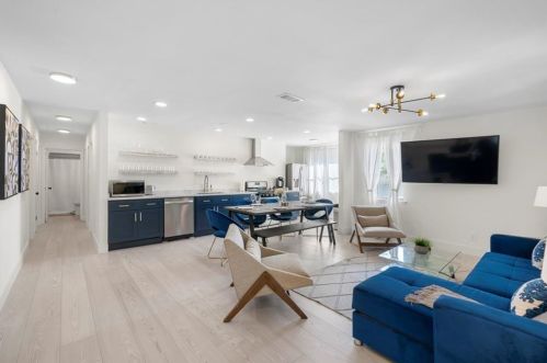 1564 Foote St, Atlanta, GA 30307-2817