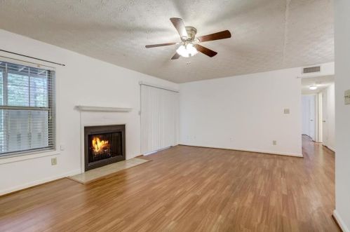 1347 Crossing Dr, Atlanta, GA 30329-3570