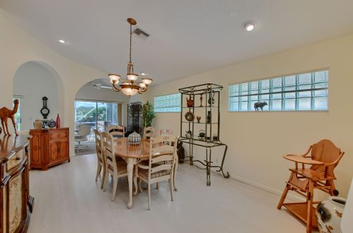 9679 Harbour Lk Cir, Boynton Beach FL 33437-3812 exterior