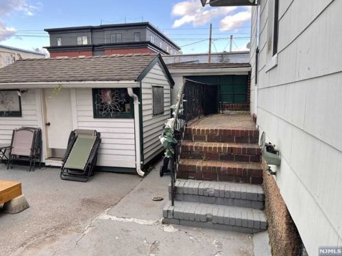 55 Clinton Pl, East Rutherford NJ 07073-1323 exterior