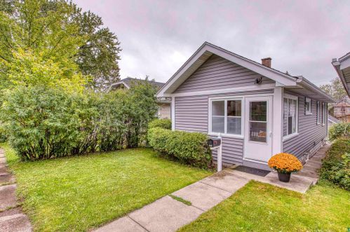 2860 6th St, Duluth, MN 55806-1460