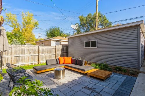 4123 Ridgeway Ave, Chicago IL 60618-2120 exterior