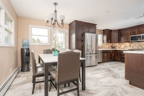 15 Grossman St, Huntington Station NY 11747-2905 exterior