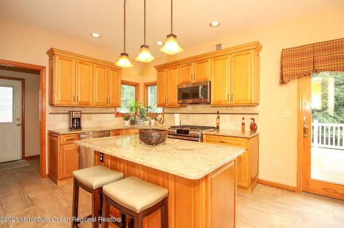 11 Highland Dr, Jackson Twp, NJ 08527-1235