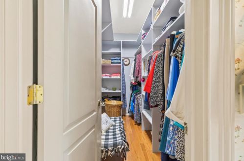 300 Country Mdw Dr, Lancaster PA 17602-1481 exterior