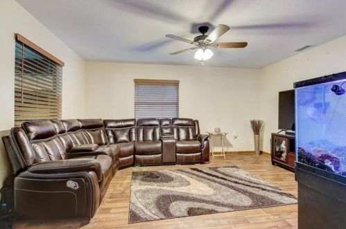 3101 Gordon Ct, Tampa FL 33619-1833 exterior