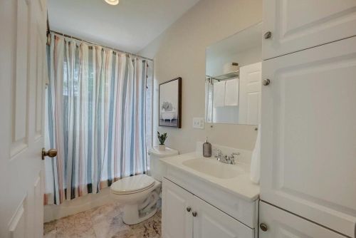 905 Hadley St, Milwaukee WI 53212-2611 exterior