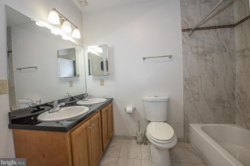 1737 Federal St, Philadelphia PA 19146-3715 exterior